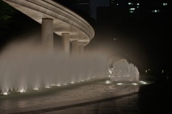 皇居の側の和田倉門噴水公園