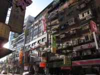 台北の街並み。古さと新しさが同居する街。